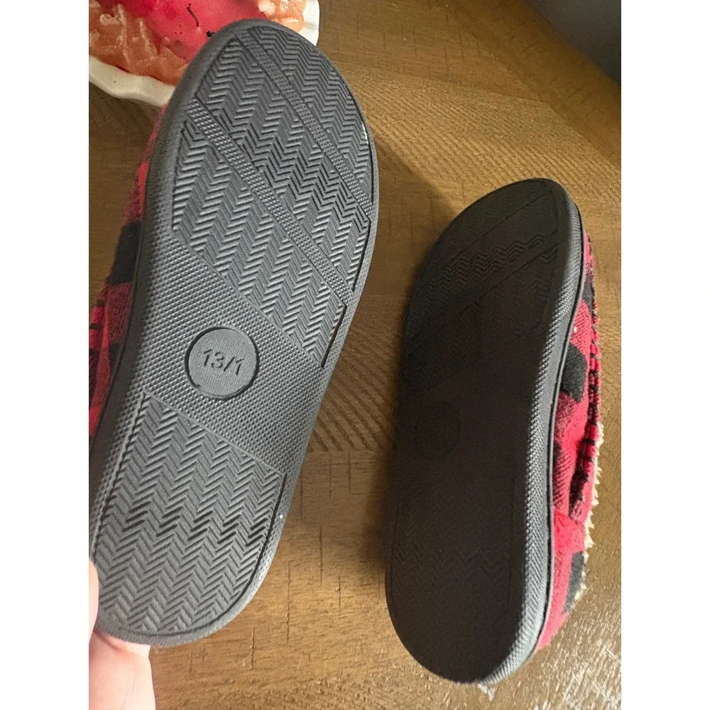 Lucky Brand Kids Buffalo Plaid Slippers Red Black Faux Fur Lined Size 13-1